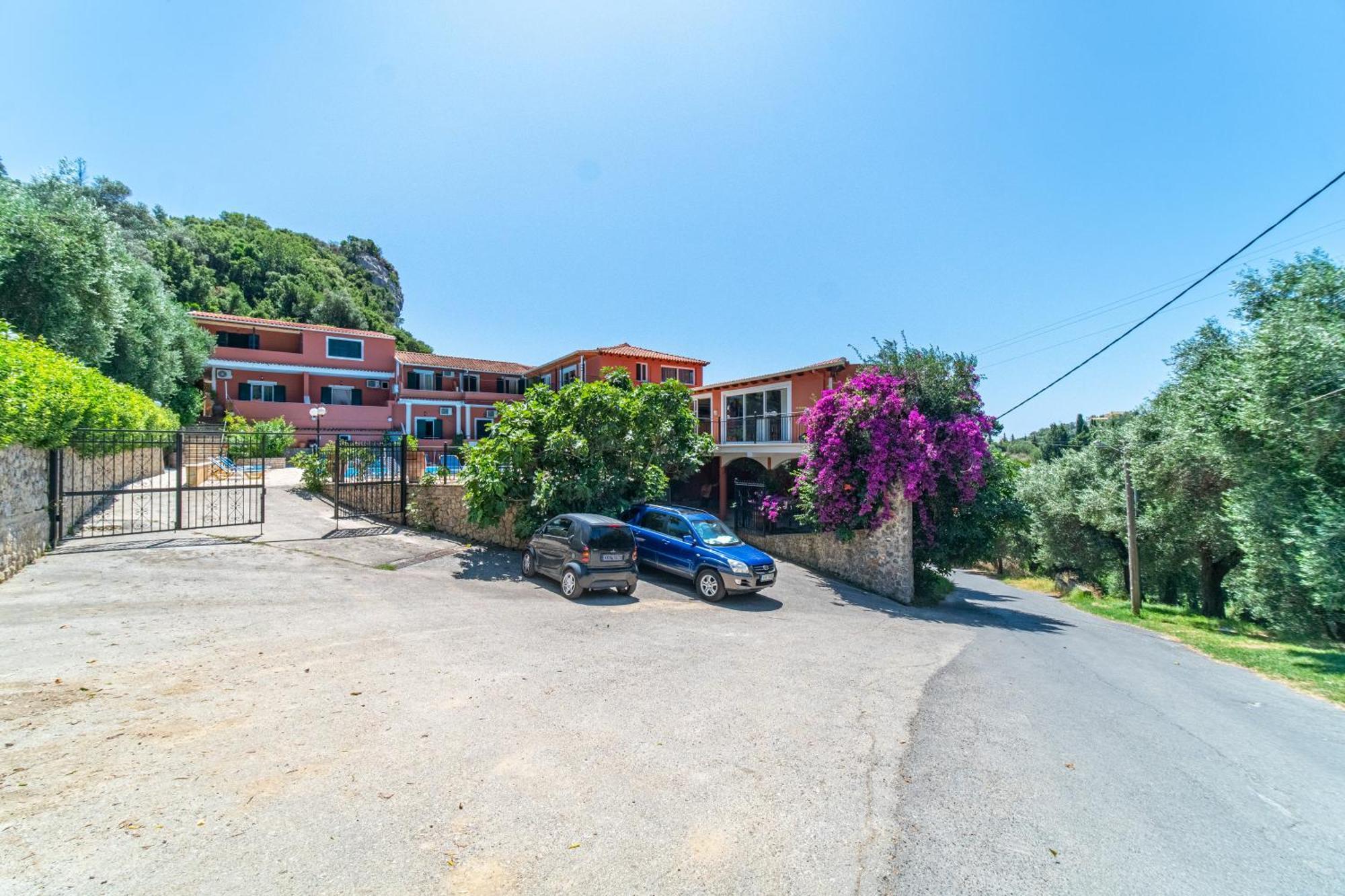 Arianna 16 * Paleokastritsa